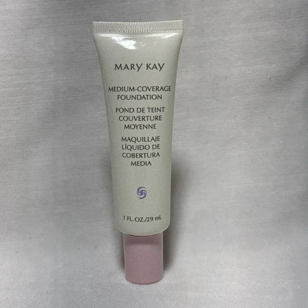 Mary Kay Foundation Medium Coverage BEIGE 402 368300 ~ New Old Stock 💖